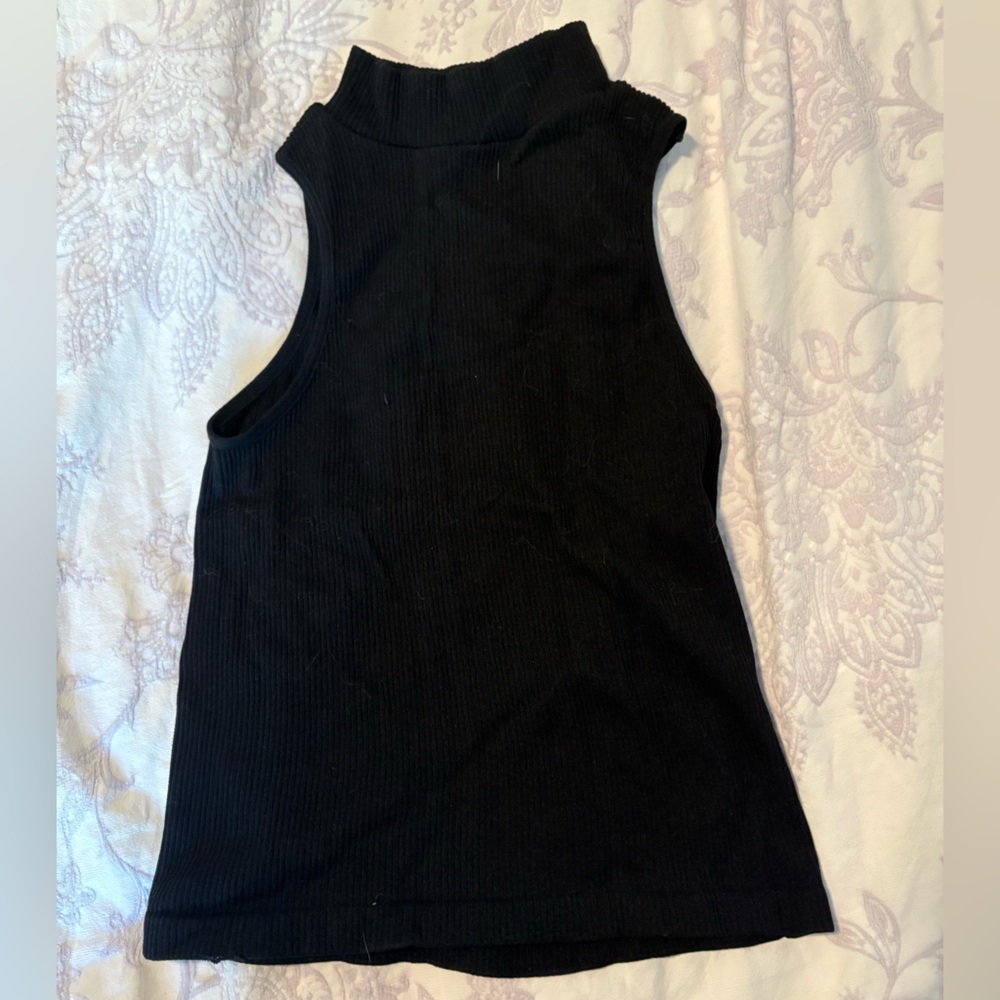 Chic Black Sleeveless Women's Top